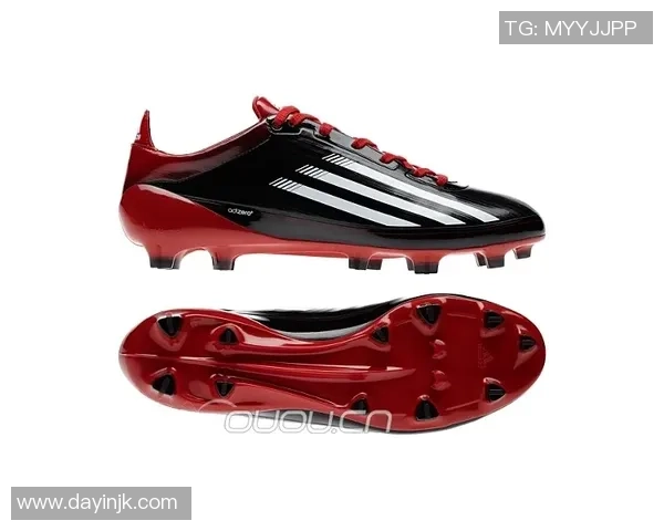 橄榄球明星同款足球鞋揭秘，打造专属球场风采的秘密武器