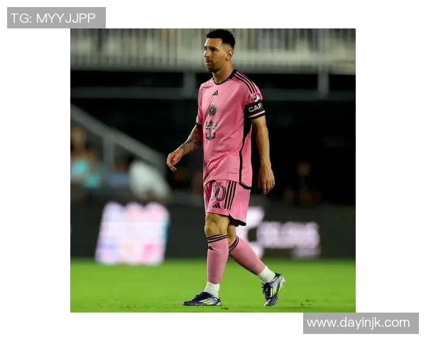 球星专属足球鞋盘点明星款式与科技创新助力赛场表现