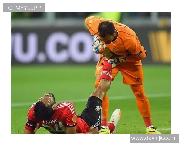 球星在足球比赛中受伤后的应急处理和康复方案分析