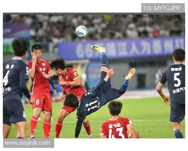 足球巨星激烈混战精彩瞬间盘点 超乎想象的对决与技艺展示