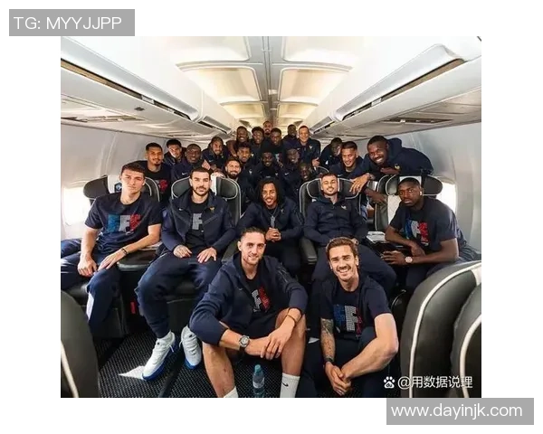 足球球星储蓄卡的多重功能及其在球迷日常生活中的实际应用分析 足球球星储蓄卡的多重功能及其在球迷日常生活中的实际应用分析