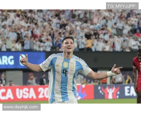 阿根廷足球球星最帅瞬间集锦 展现梅西与众球员的迷人风采